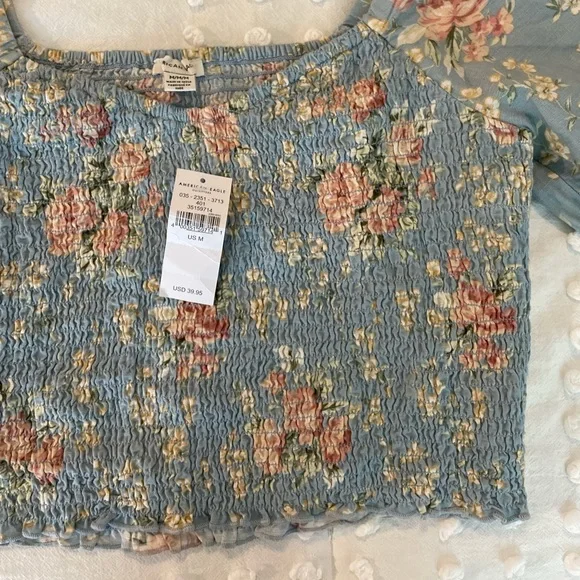 American Eagle Floral Top size Medium - Picture 2 of 4